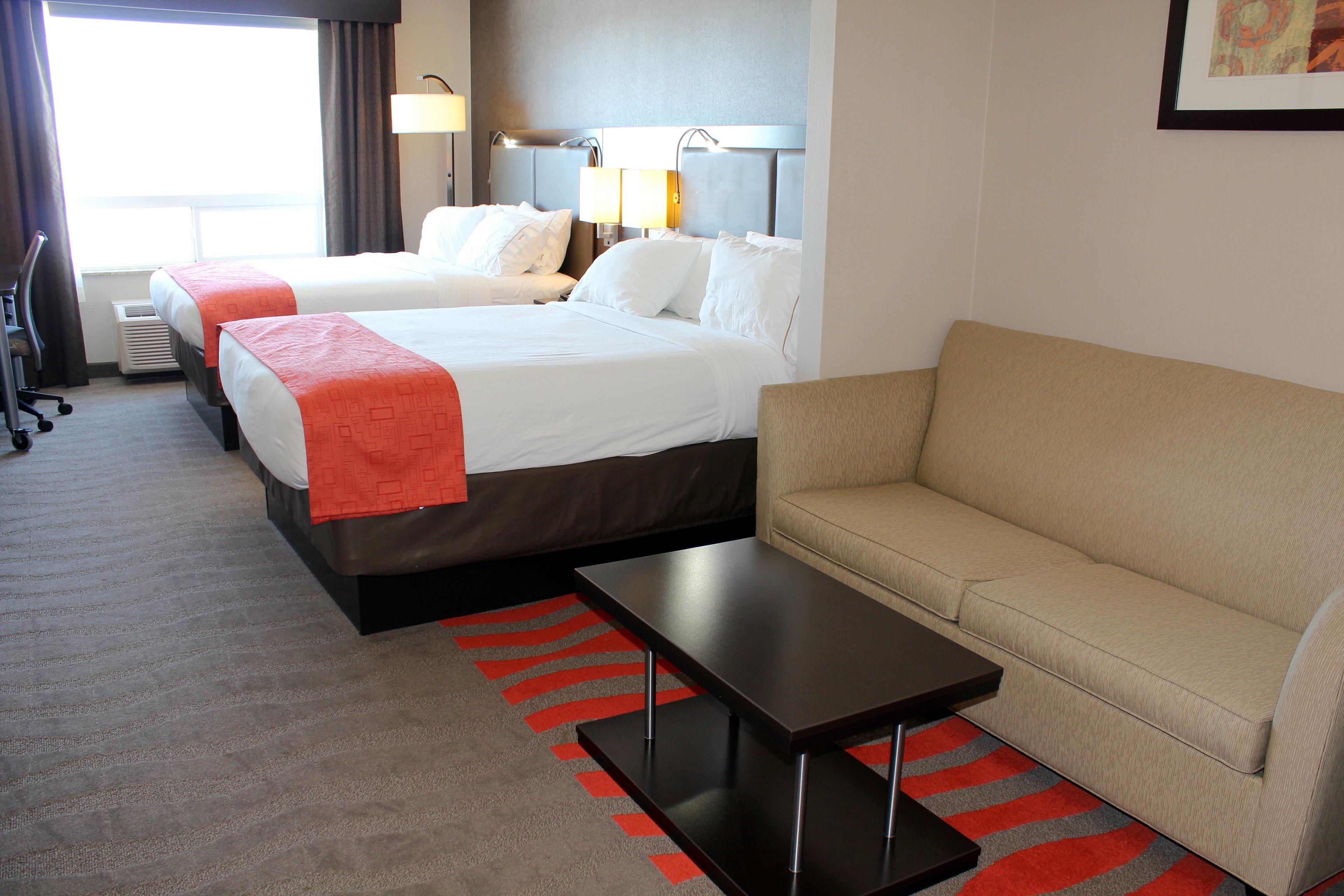 Chateau Inn & Suites Bonnyville Bagian luar foto