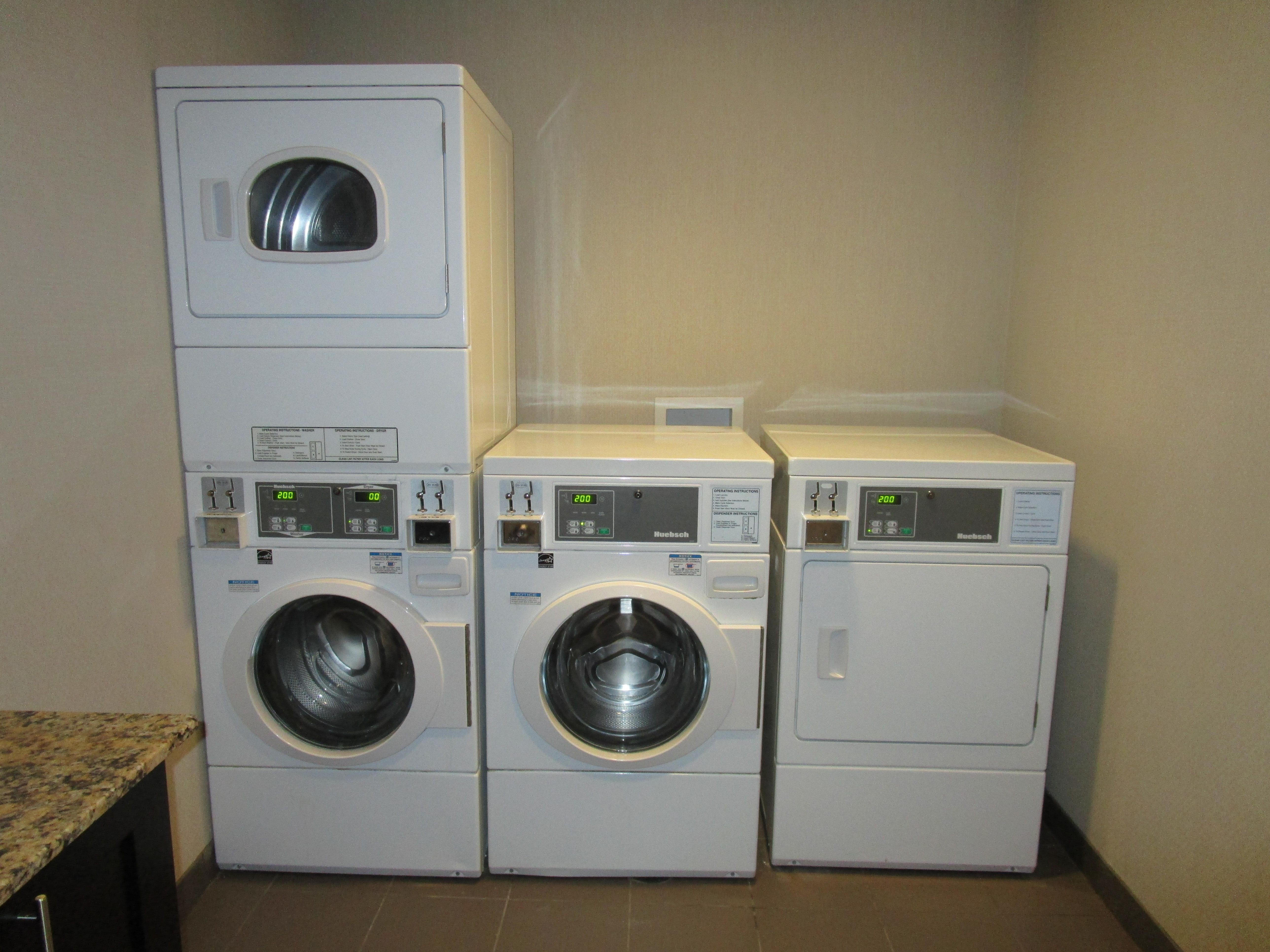 Chateau Inn & Suites Bonnyville Bagian luar foto