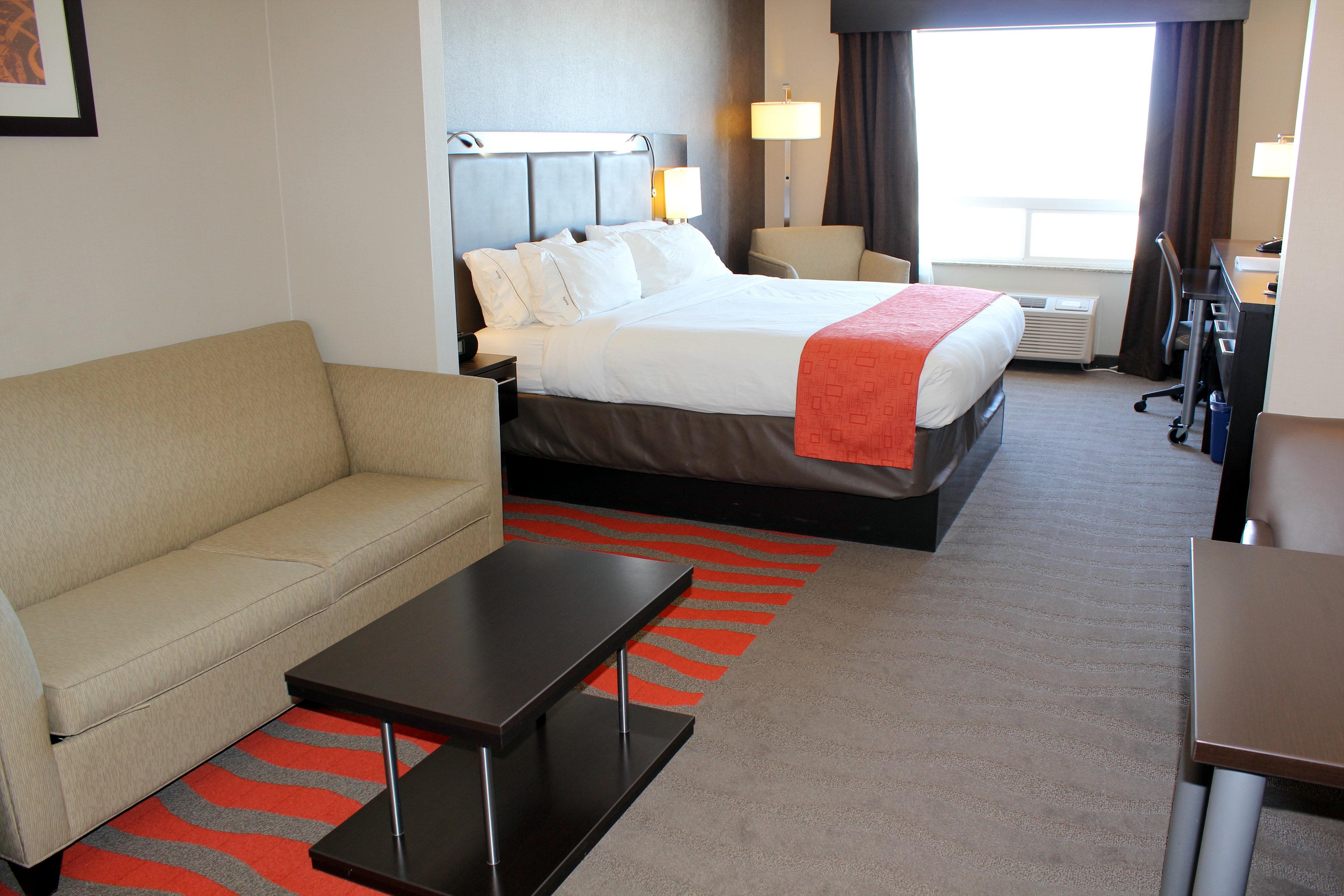Chateau Inn & Suites Bonnyville Bagian luar foto