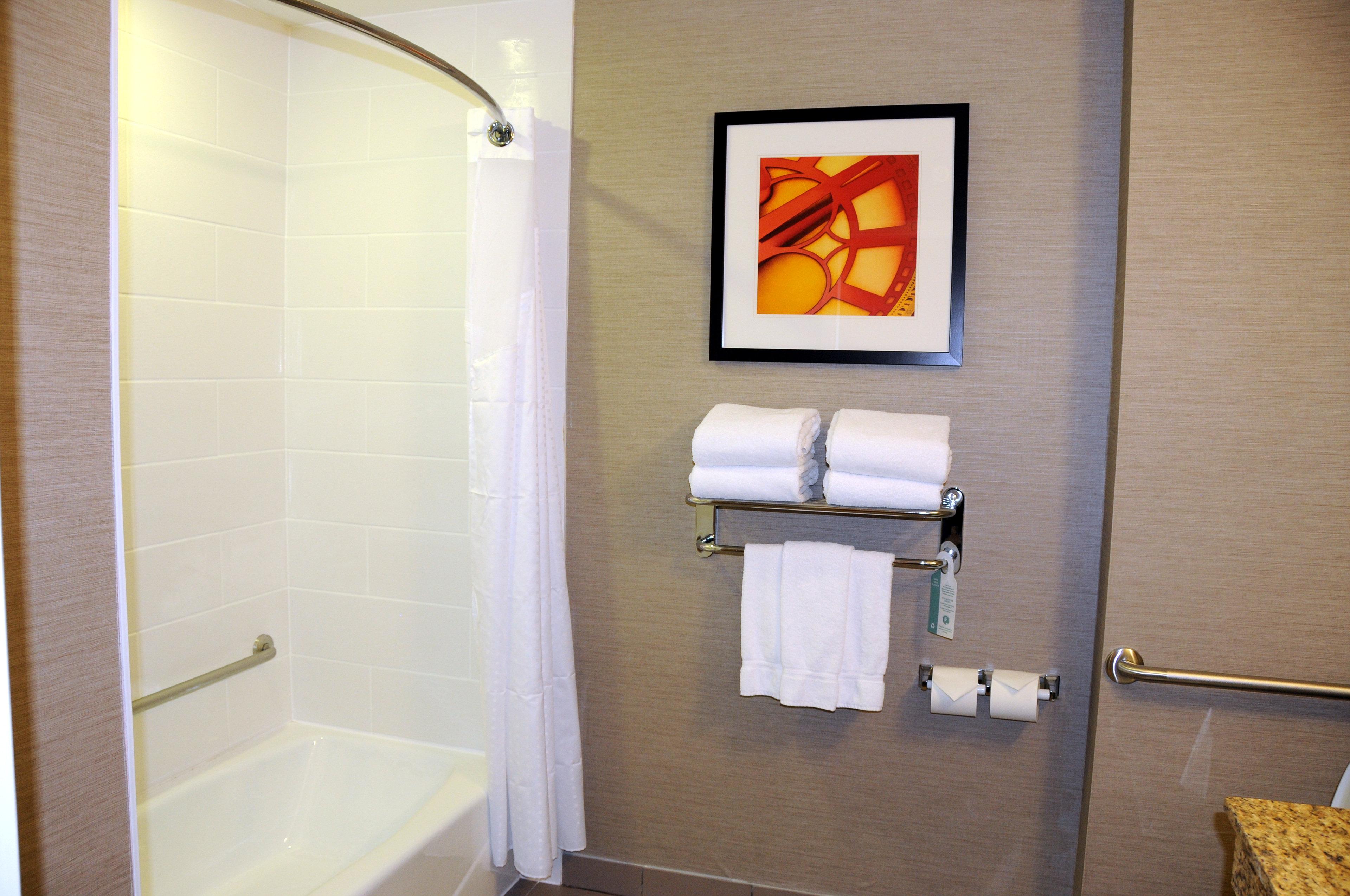 Chateau Inn & Suites Bonnyville Bagian luar foto