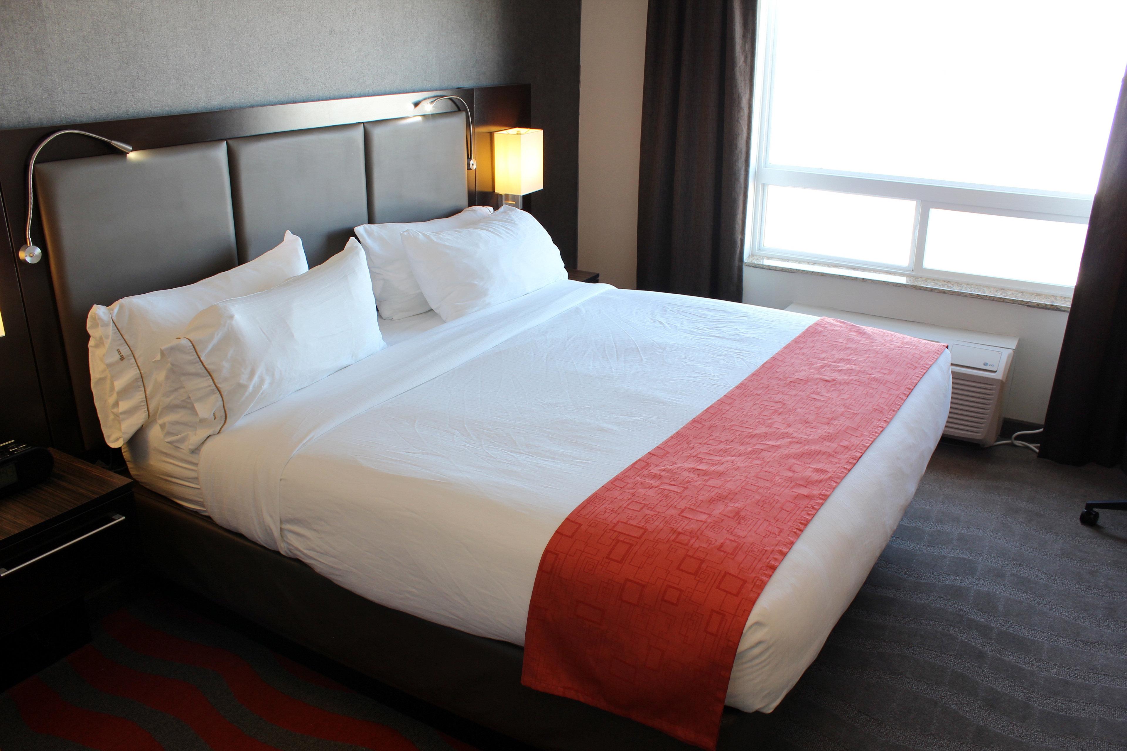 Chateau Inn & Suites Bonnyville Bagian luar foto