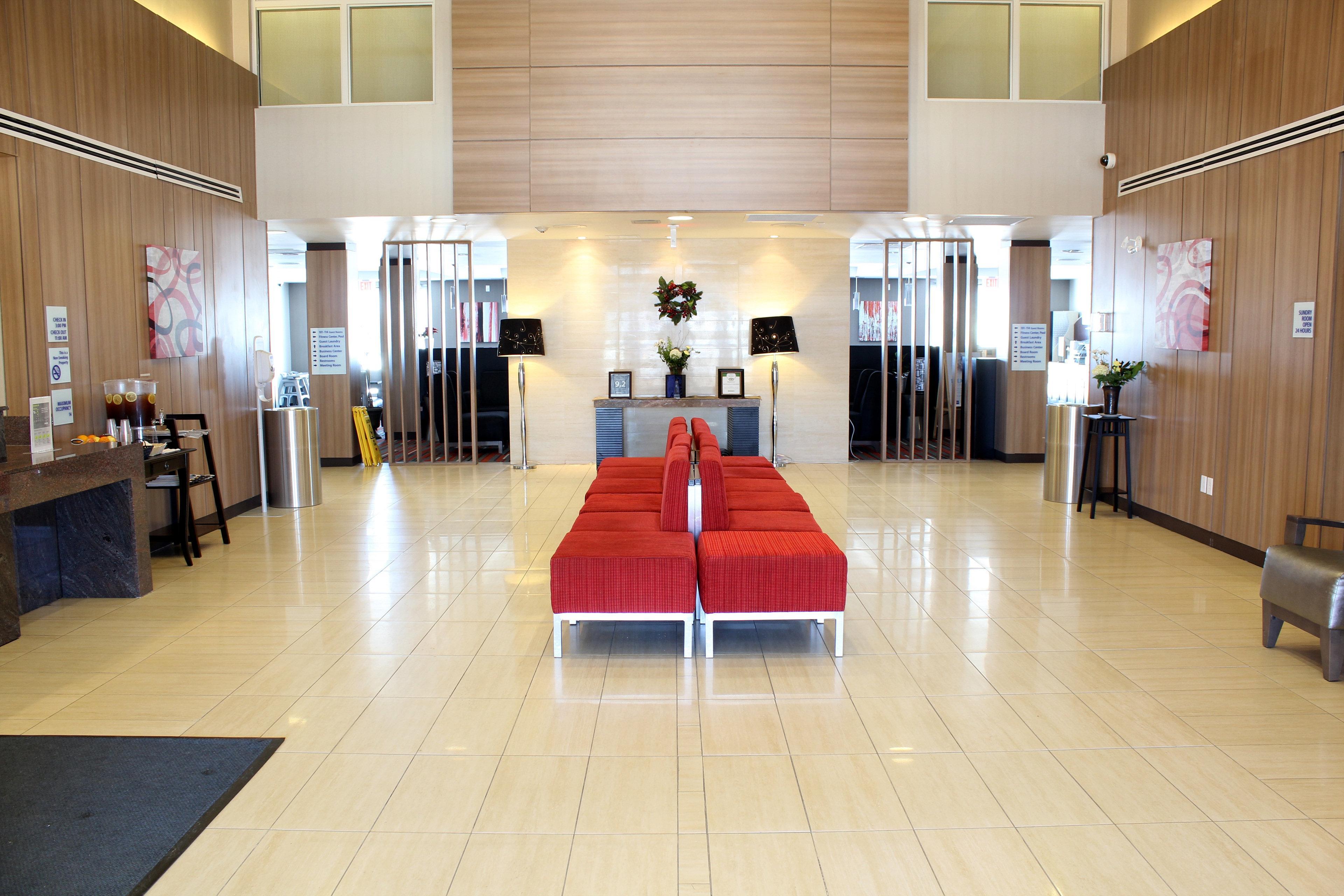 Chateau Inn & Suites Bonnyville Bagian luar foto