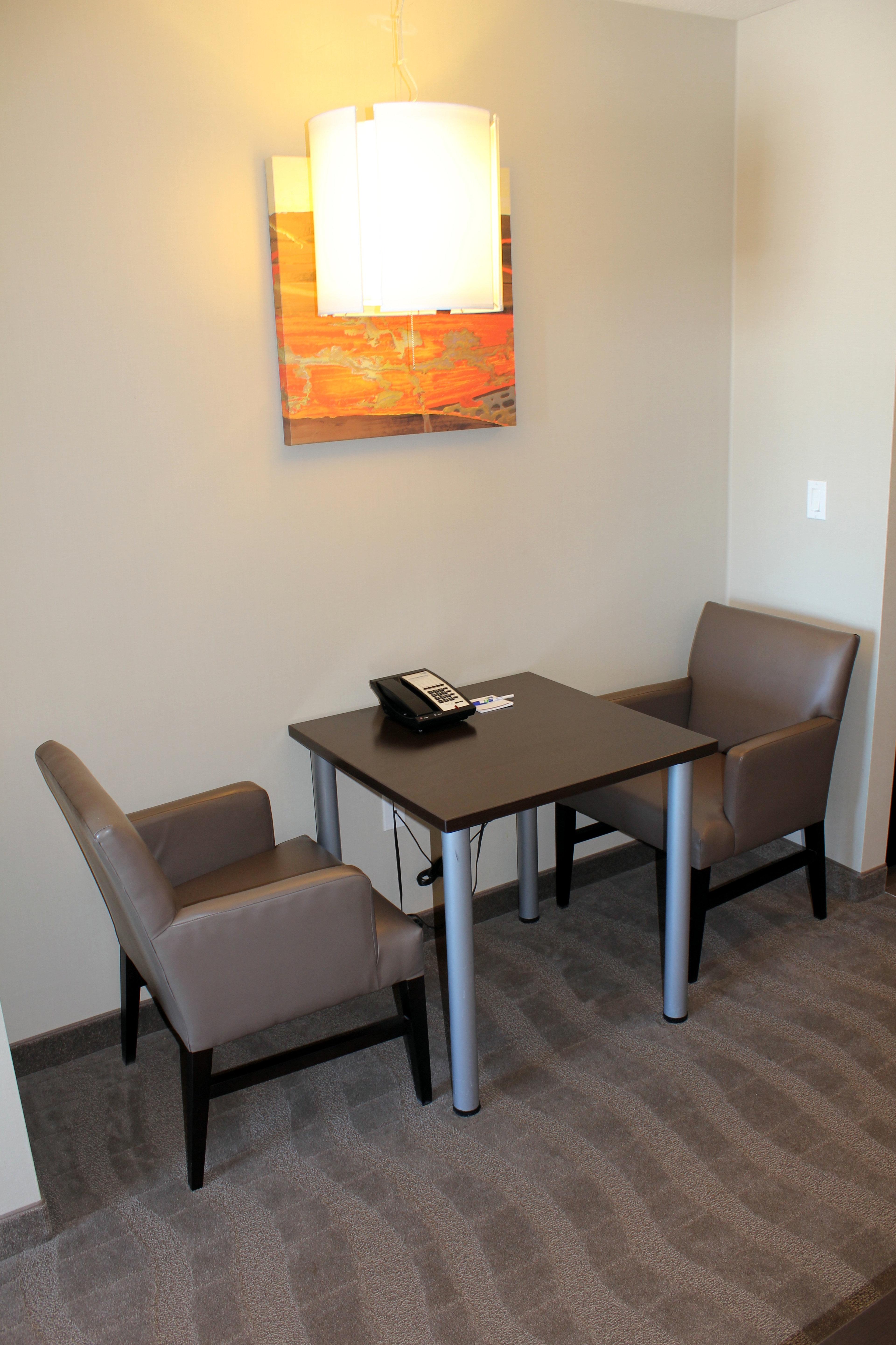 Chateau Inn & Suites Bonnyville Bagian luar foto
