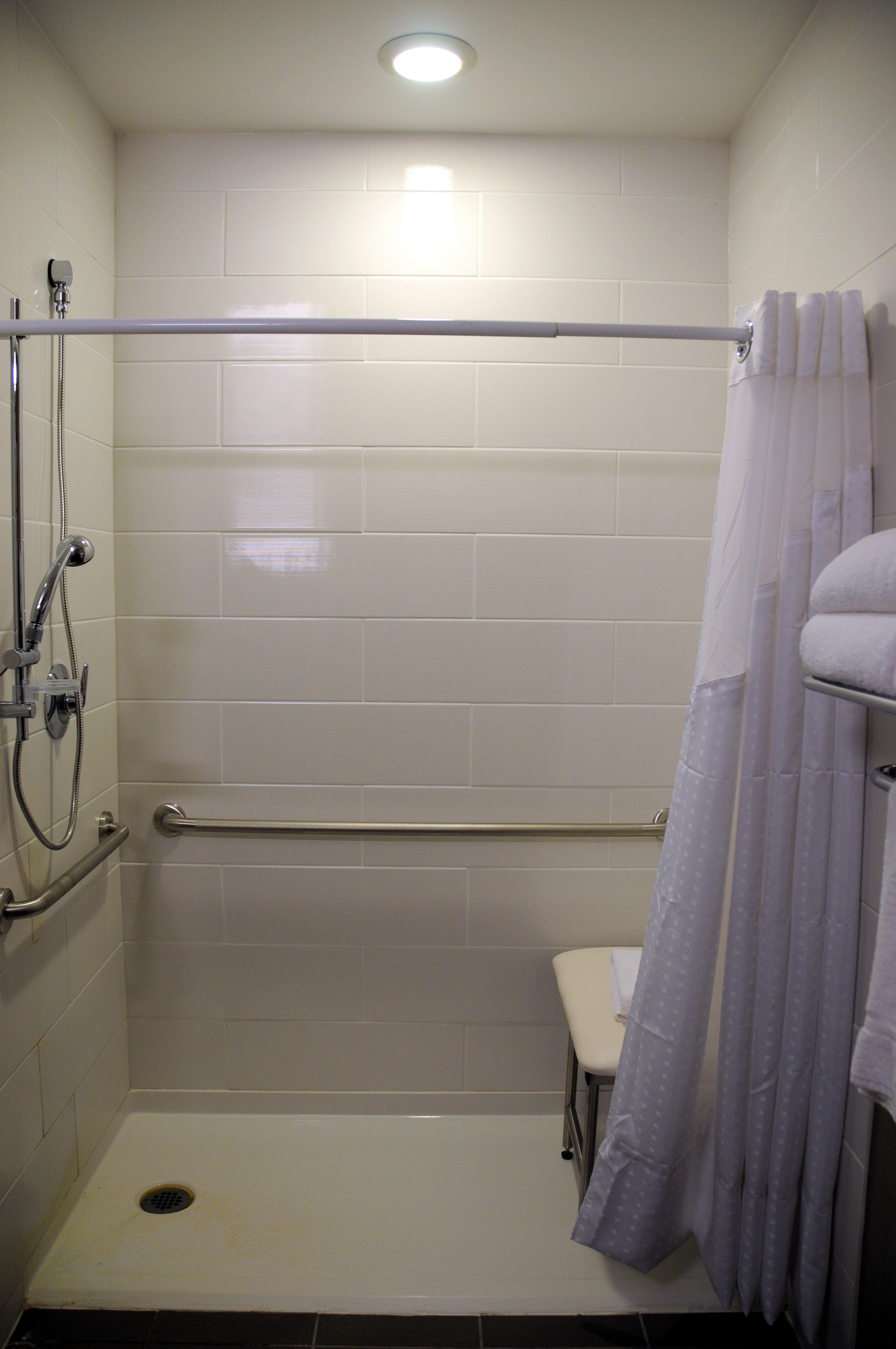 Chateau Inn & Suites Bonnyville Bagian luar foto
