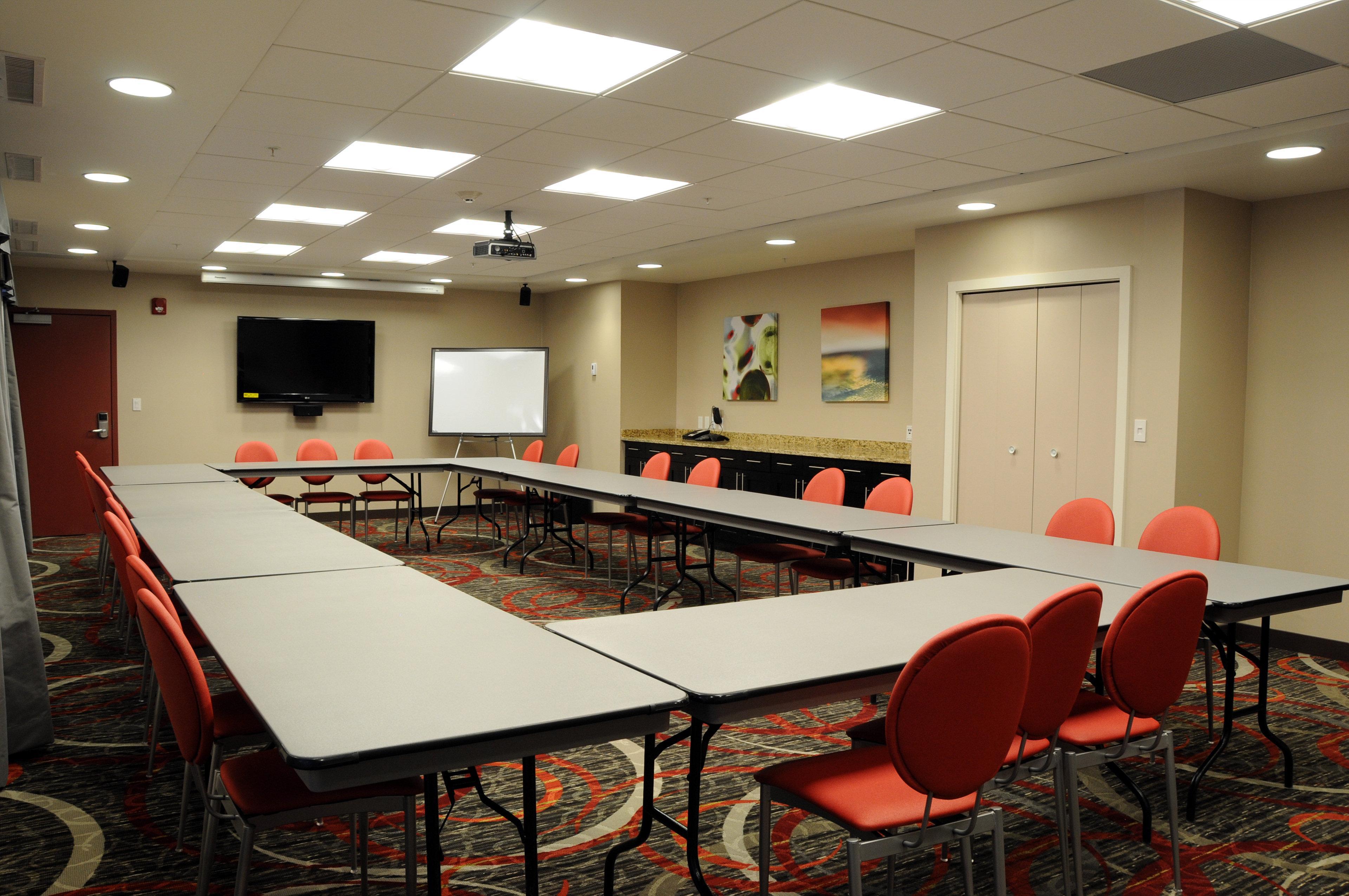 Chateau Inn & Suites Bonnyville Bagian luar foto