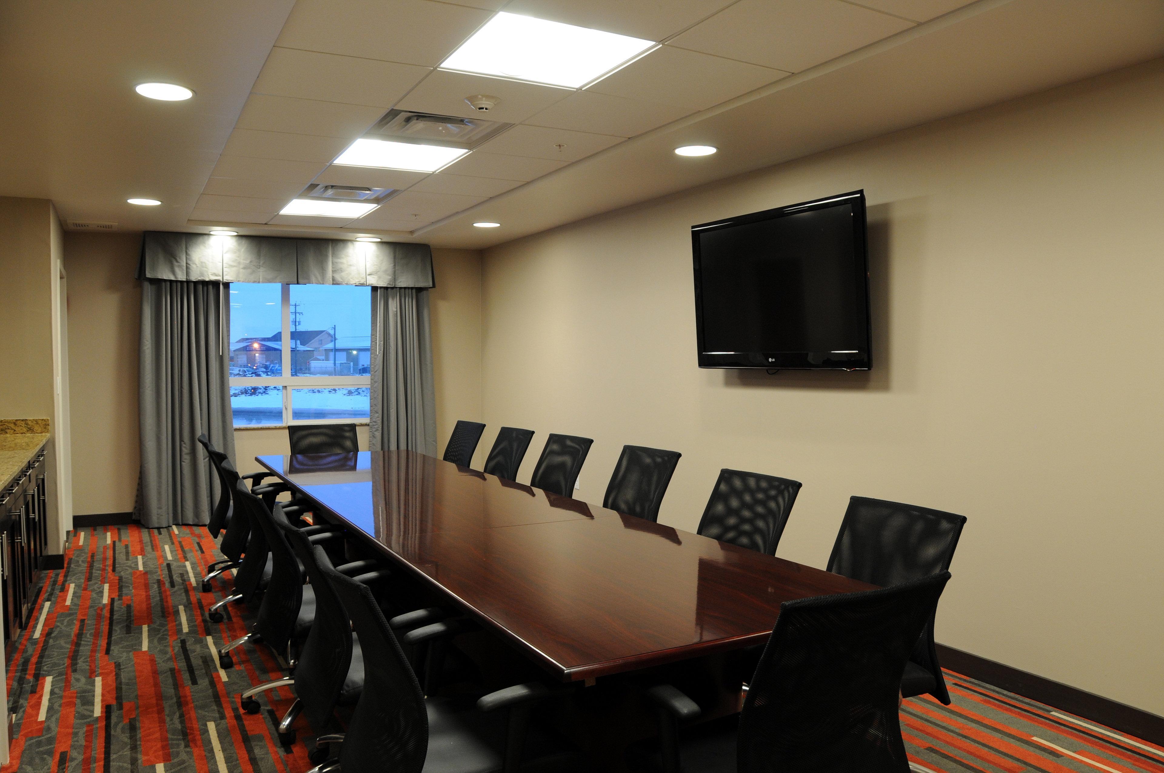 Chateau Inn & Suites Bonnyville Bagian luar foto