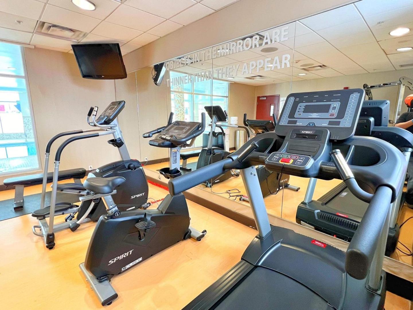Chateau Inn & Suites Bonnyville Bagian luar foto