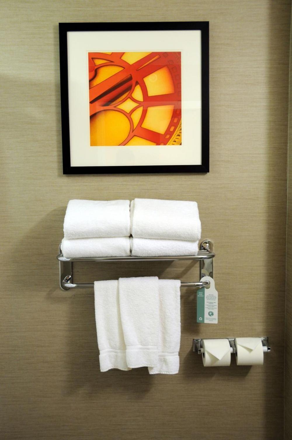 Chateau Inn & Suites Bonnyville Bagian luar foto