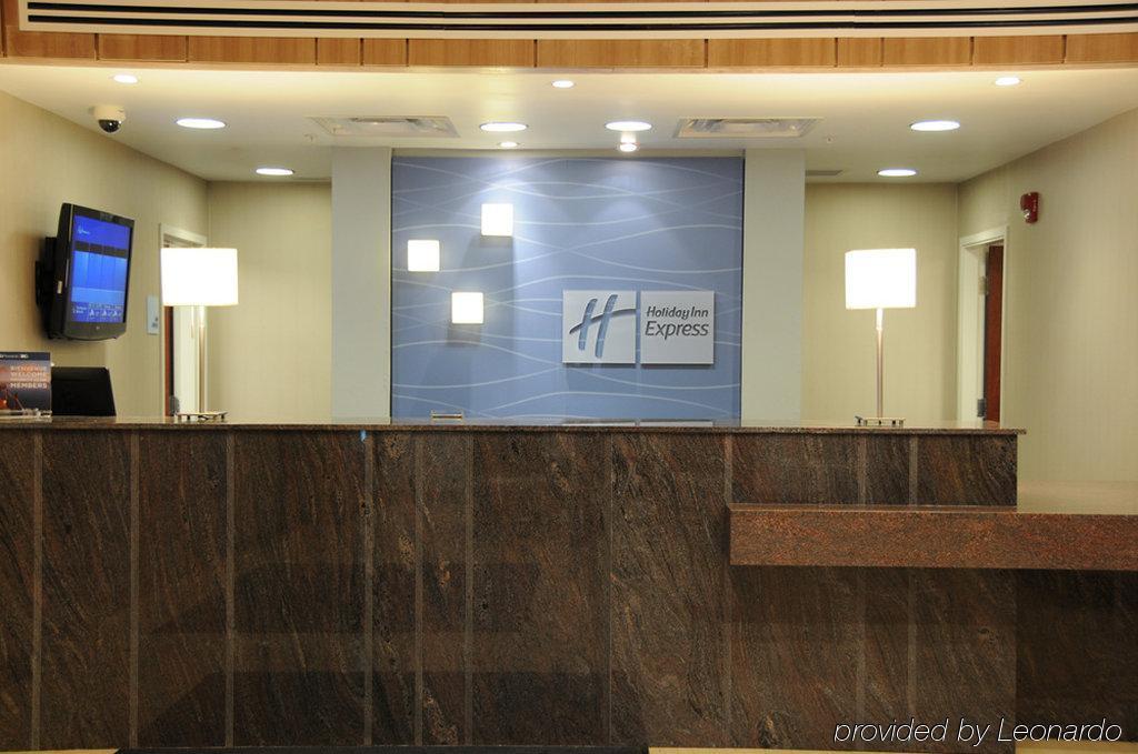 Chateau Inn & Suites Bonnyville Bagian luar foto